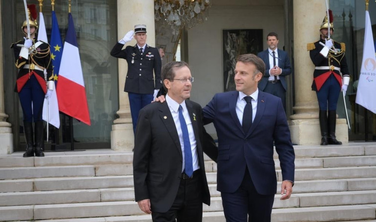 Macron ve Herzog, Elysee Sarayında bir araya geldi
