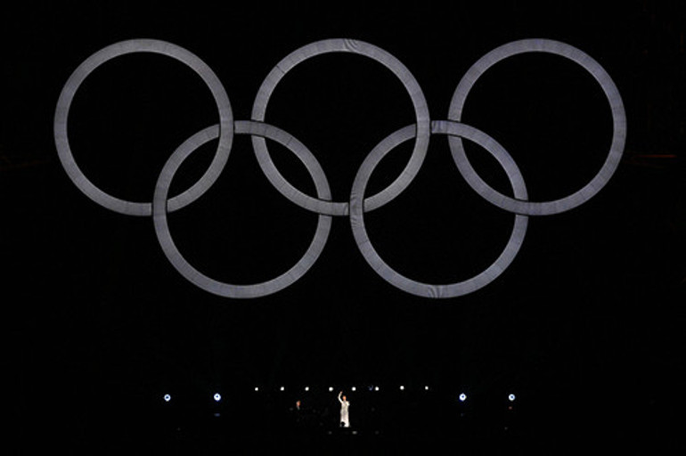 Ölmeden önce son kez bile olsa demişti... Büyük hasret bitti... O şarkısını söyledi, hayranları hüngür hüngür ağladı