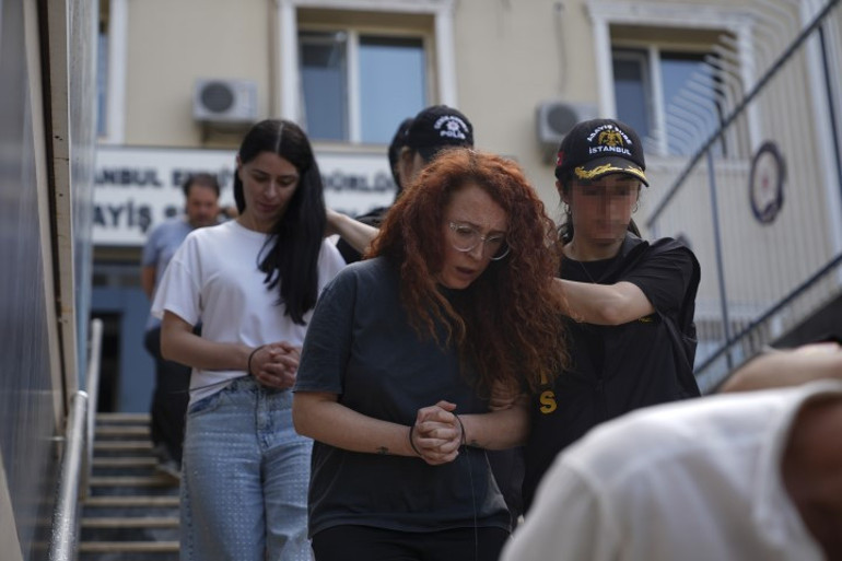 750 milyon liralık Şifre 1 operasyonunda şoke eden detaylar... Reza Zarrabın otomobilini de çalmışlar Çobanın üzerine 7 lüks araç