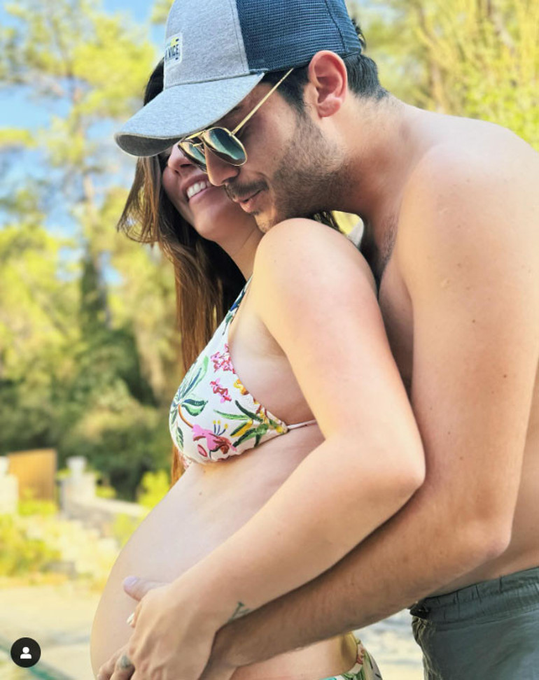 Sessiz sedasız evlenmişti... Şimdi doğum için gün sayıyor