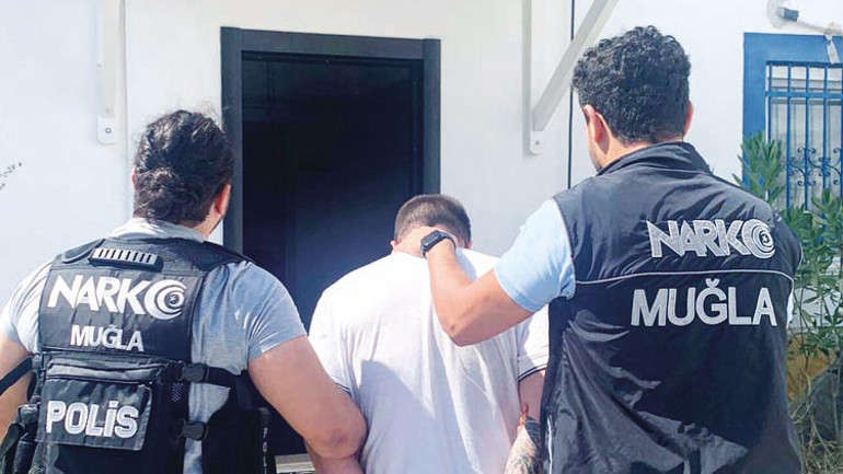 3 baron ‘kuyu’ya düştü