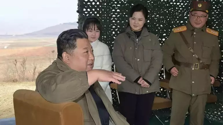 Sağlığı iyice bozuldu, yurt dışından ilaç arıyor… Kim Jong-un yerine geçecek kişiyi seçti… ‘Eğitimlerine çoktan başladılar’