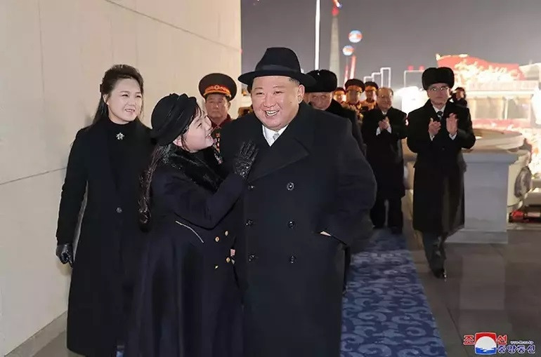 Sağlığı iyice bozuldu, yurt dışından ilaç arıyor… Kim Jong-un yerine geçecek kişiyi seçti… ‘Eğitimlerine çoktan başladılar’