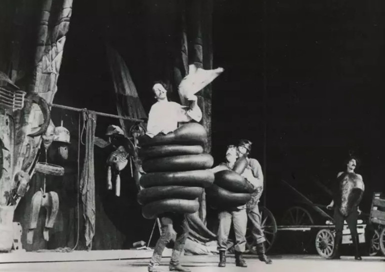 Tiyatronun acı kaybı... Genco Erkal 86 yaşında hayatını kaybetti