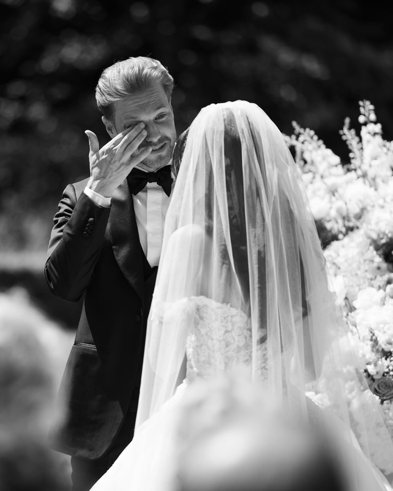 Davul zurnalı karşılama... Eşini gelinlikle görünce gözyaşlarına engel olamadı