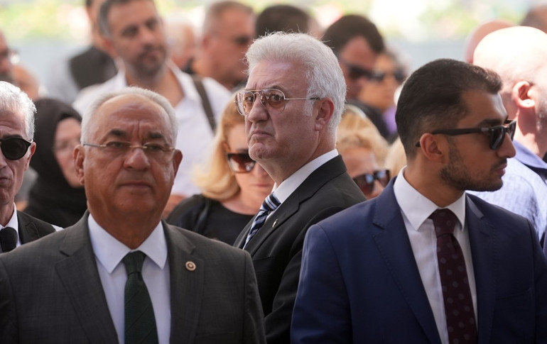 Kenan Işıka veda... Usta sanatçı son yolculuğuna uğurlandı