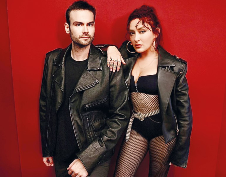 Metin Yıldız ve eşinden üzen haber: Doğumda aksilik oldu, bebeğimiz  yoğun bakımda