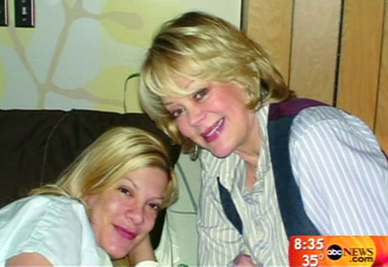 Milyarder babanın kızı olarak doğmuştu... Çocuklarını okutmak için özel pozlarını satacak... Onlar da benim gibi parasız kalmasın