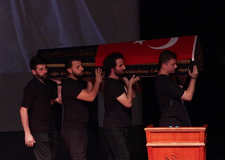 Genco Erkala veda... Büyük usta son yolculuğuna uğurlandı