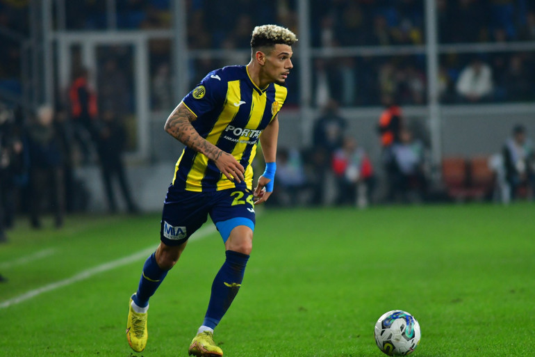 Lillein eski yıldızı Kevin Malcuitten flaş yorum: Her şeye yeni başladı, Fenerbahçenin avantajı...