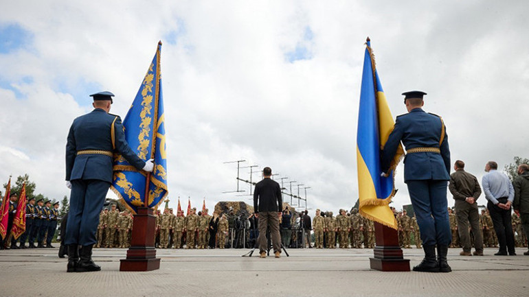 Zelenskiy duyurdu: F-16lar Ukraynada