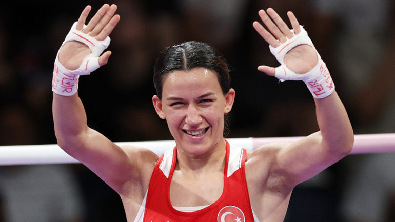 Hatice Akbaş, altın madalyaya 1 adım uzaklıkta Malzemesi olmadığı için yıllarca gölge boksu yaptı