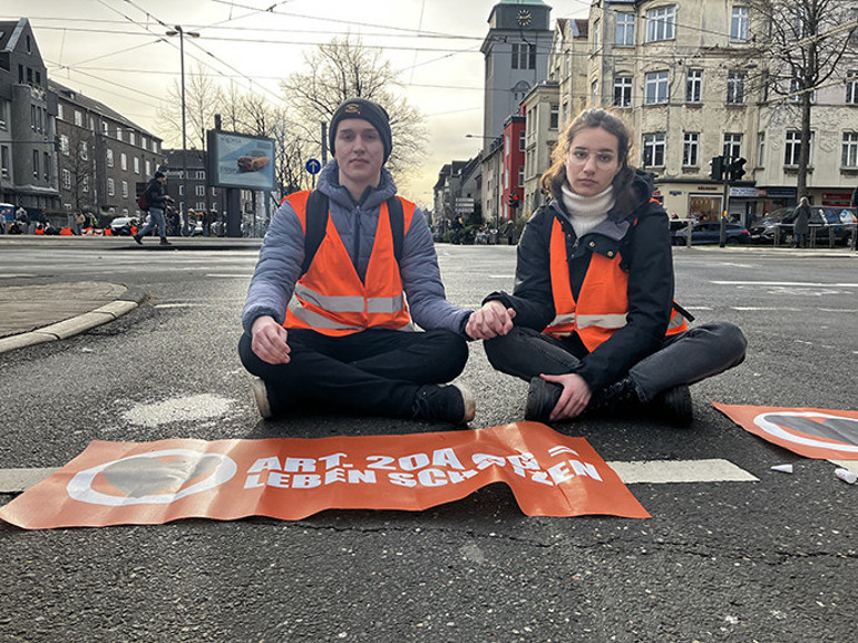 Eylemlerin faturası tek tek kesiliyor