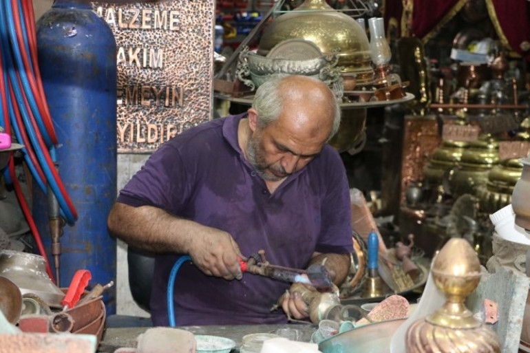 Bölgede bu işi yapan tek usta o kaldı: Dubai, Katar ve Taylanda ürün gönderiyor... Çocuklarımın aynı mesleği yapmasını istiyorum