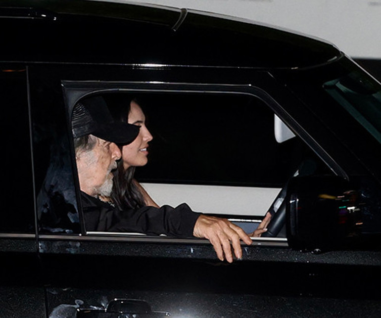 Bu yaştan sonra nasıl baba olayım diyordu...  Efsane oyuncunun oğlu kendi gençliğinin kopyası gibi