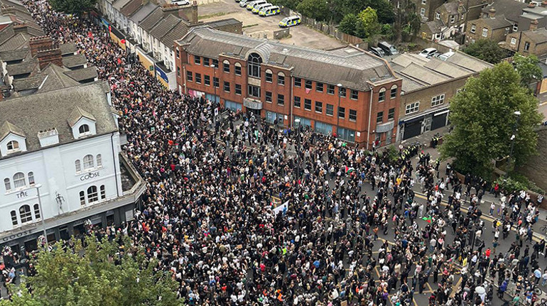 Walthamstow ırkçıları korkuttu