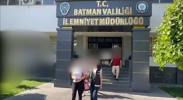 Vurgunda çarpıcı detaylar 800 bin lira karşılığında memurluk vaadi: İkna etmek için birlikte bakanlıklara bile gitmişler