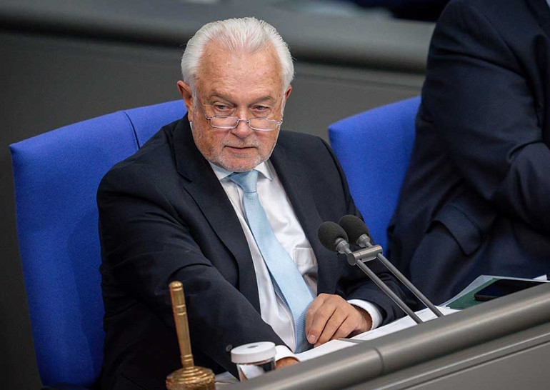 Lauterbach’a istifa baskısı