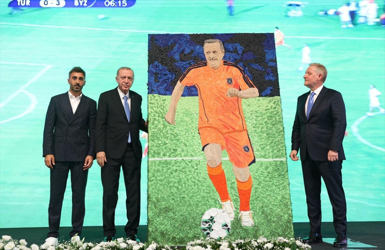 Cumhurbaşkanı Erdoğan: Futbola kavga ve ideoloji girmemeli Hiçbir şey ülkemizin huzurundan önemli değil