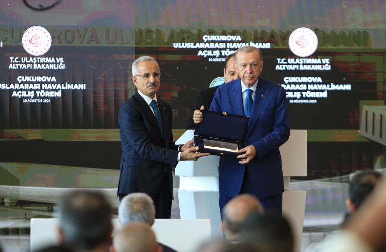 Çukurova Uluslararası Havalimanı açıldı... Erdoğandan muhalefete tepki: Borçlara para yok, Pariste keyif çatmaya gelince paranın sınırı yok