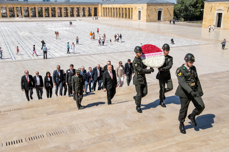 TÜBADın 20. yıl kutlamaları Anıtkabir ziyaretiyle başladı