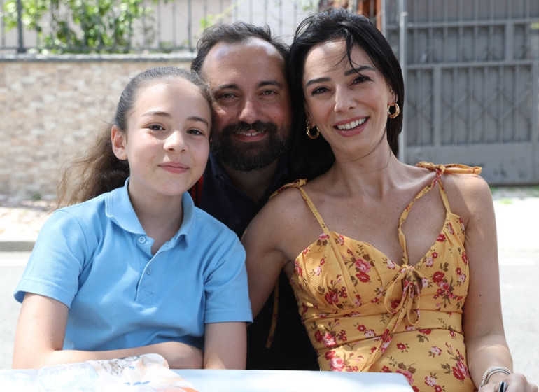 Baba Beni Güldürsene ekibi sete çıktı