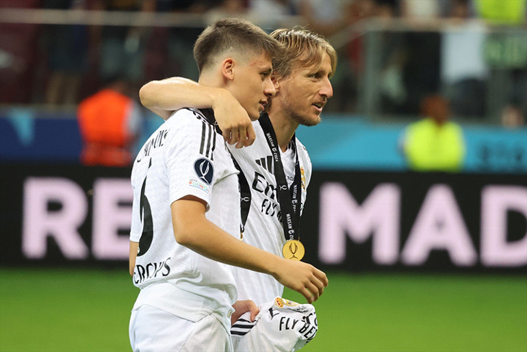 Real Madridin zafer gecesinde Arda Güler detayı 5 oldu...