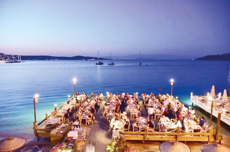 Balık sofrasına oturmadan tatil olmaz