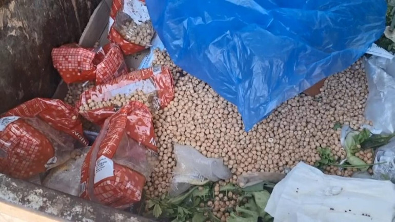 Paketlerin içinde canlı böcekler... İstanbuldaki zincir markete giden vatandaşlara şok