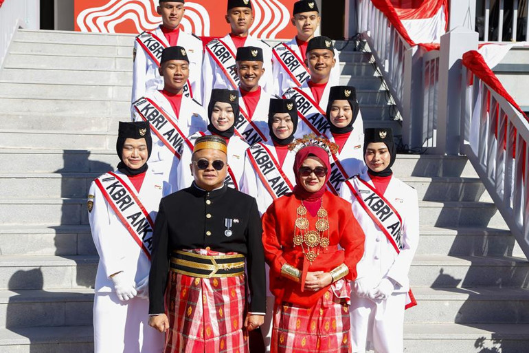 Renkli bağımsızlık kutlaması