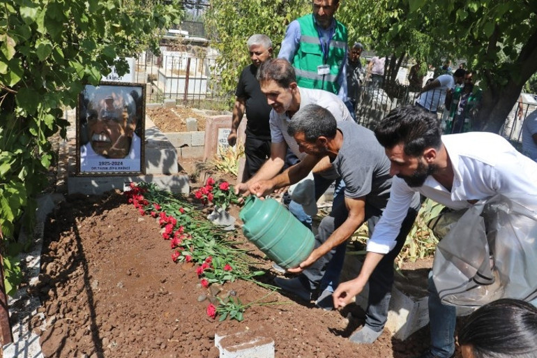 Hayatını kaybeden eski TİP milletvekili, memleketinde toprağa verildi