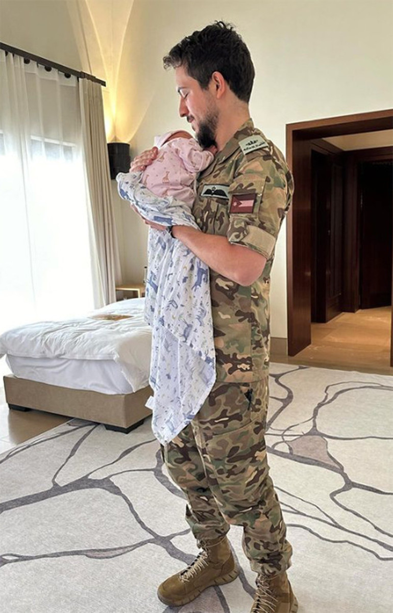 İşe gitmeden önce kızıyla poz verdi: Kıymetlimle en güzel sabah