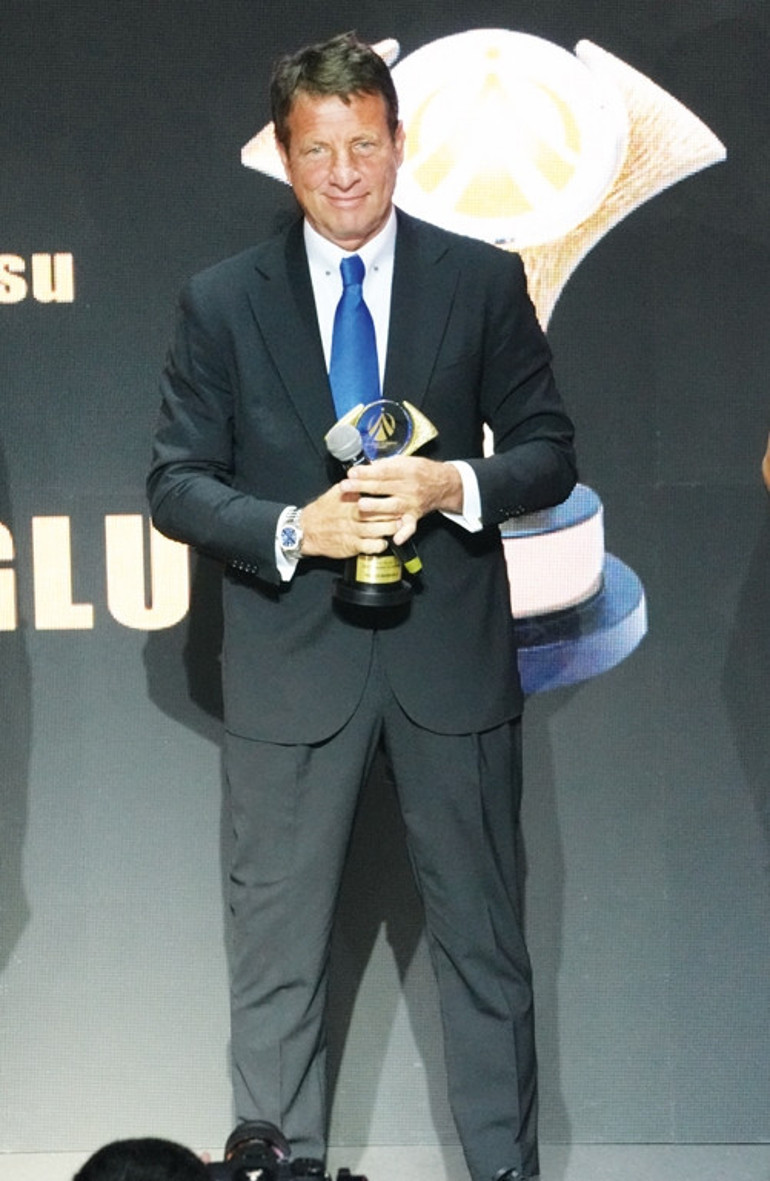 Ödüller zirvedeki isimlere