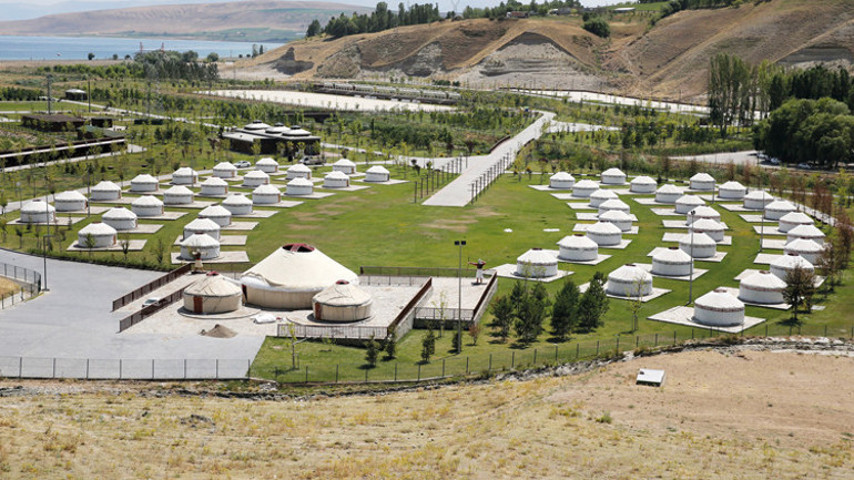 Cumhur İttifakı ve Kabine’den Ahlat’a çıkarma
