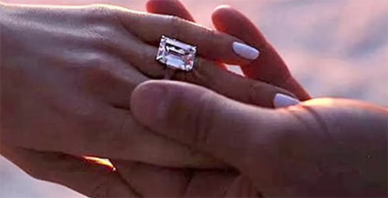 Sahne ve sinemadan kazandığı bir yana... Eski kocalarının verdiği yüzüklerle servet yaptı: Boşana boşana bugünlere geldi