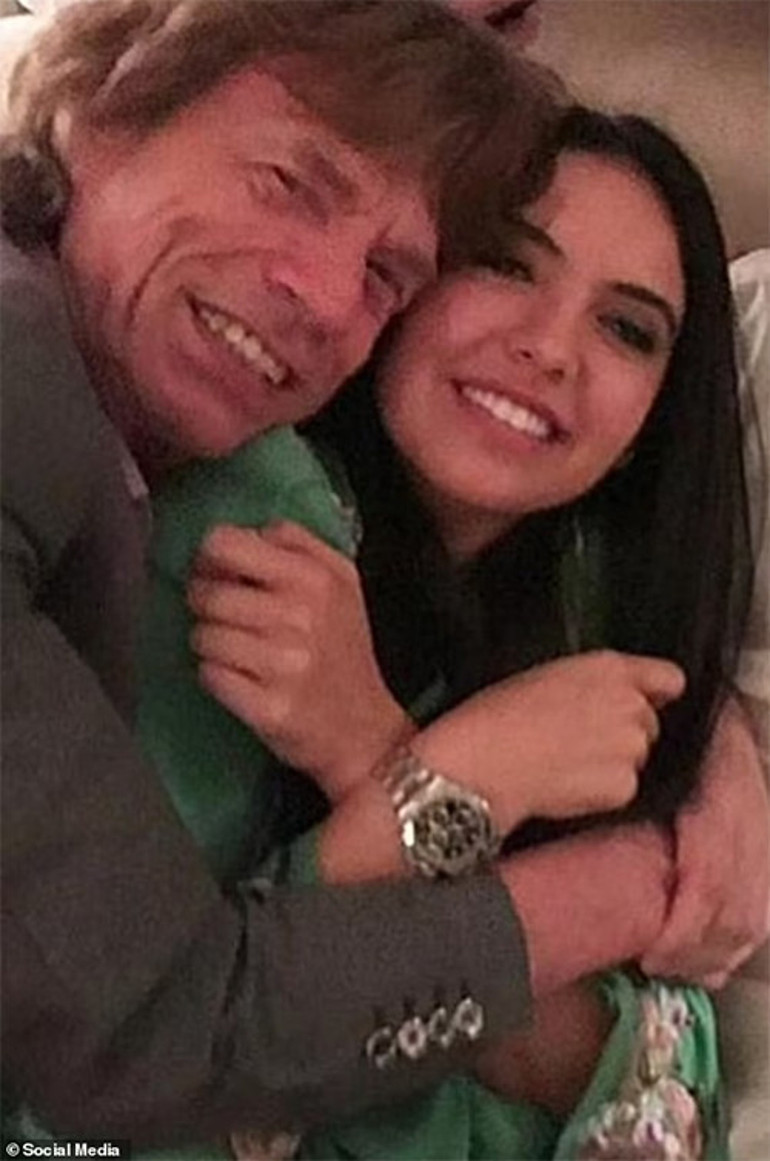 Kendisinden 54 yaş büyük efsane oyuncunun çocuğunu doğurmuştu… Evlilik sorusuna şaşırtan cevap