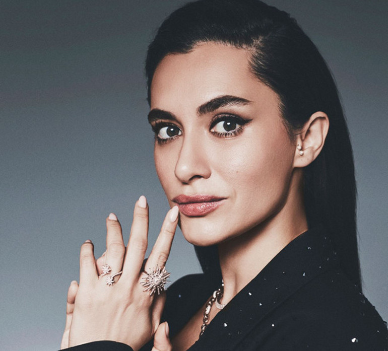 Hande Doğandemir  “Taş Kağıt Makas: Hayatın Oyunu” dizisinde