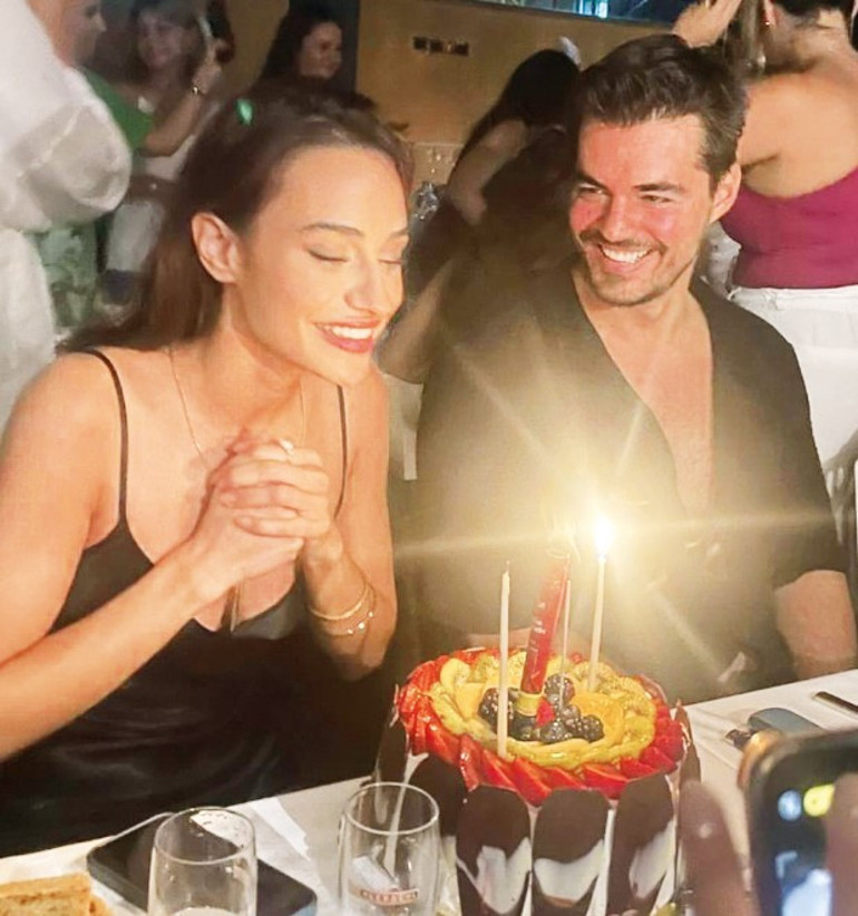 Lise aşklarından da bahsedecek miyiz