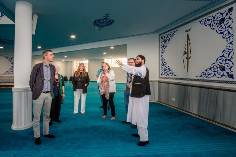 Filistin’in Battır heyeti Yeni Cami’yi gezdi