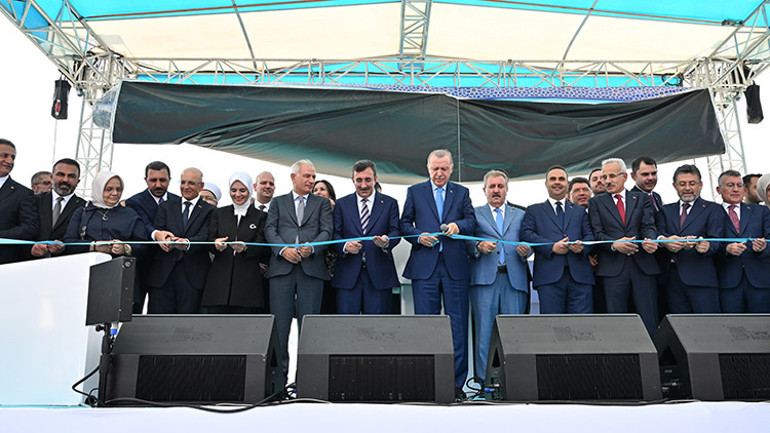 Cumhurbaşkanı Erdoğandan İBBye kaçak yapı tepkisi: Para babalarına peşkeş çekiyorlar