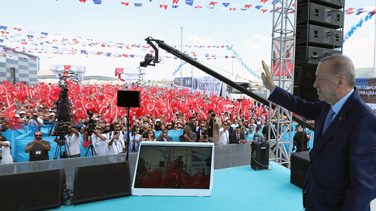 Cumhurbaşkanı Erdoğandan İBBye kaçak yapı tepkisi: Para babalarına peşkeş çekiyorlar