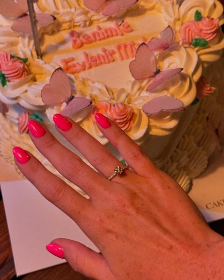 Emre Belözoğlu: Başka biriyle nişanlıyken rüyamda eşimi gördüm