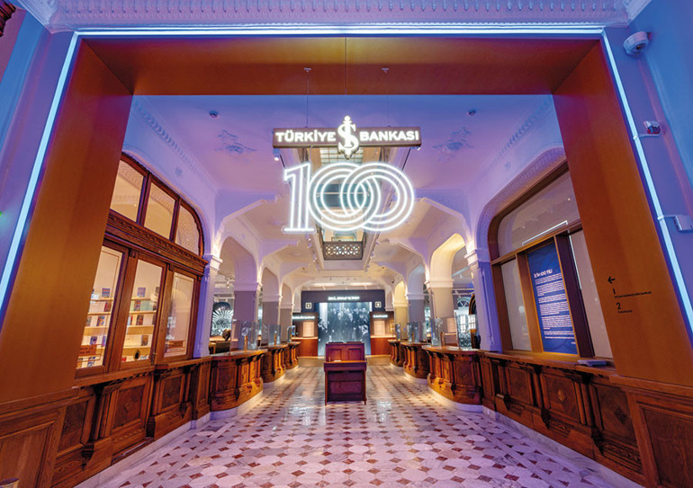 Yeni ‘yüz’e yeni sergi