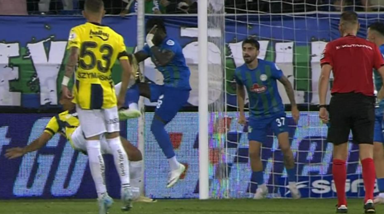 Rizespor - Fenerbahçe maçının hakemi Turgut Domanın yönetimine eleştiri: Çarşı pazar karışıyordu | Üç penaltı...