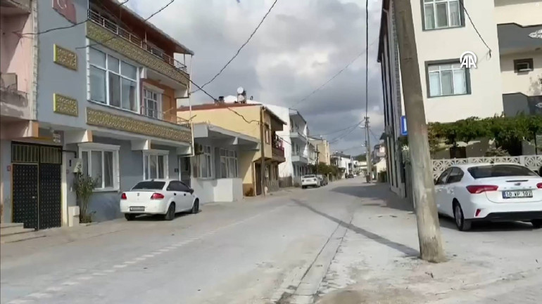 Balıkesirde vahşet Genç kız kanepenin içinde ölü bulundu... Babası cinayeti itiraf etti