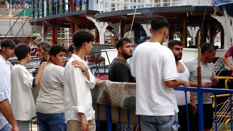 Antalyada palalı dehşet 4 kişi yaralandı