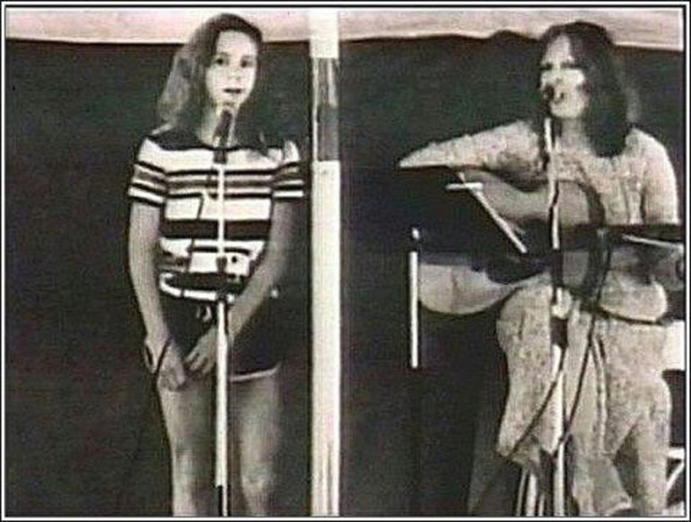 Ünlü şarkıcının büyük acısı… Annesi ve kız kardeşi aynı gün öldü