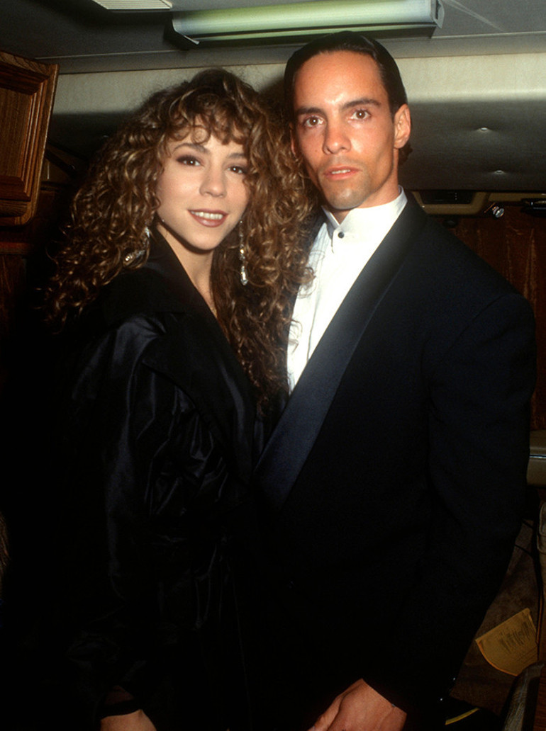 Ünlü şarkıcının büyük acısı… Annesi ve kız kardeşi aynı gün öldü