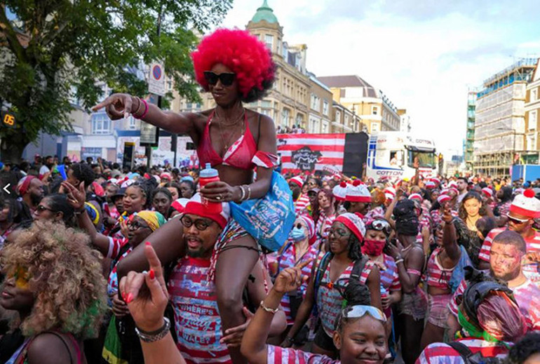 Notting Hill Karnavalı’nda 1 milyonu aşkın kişi buluştu