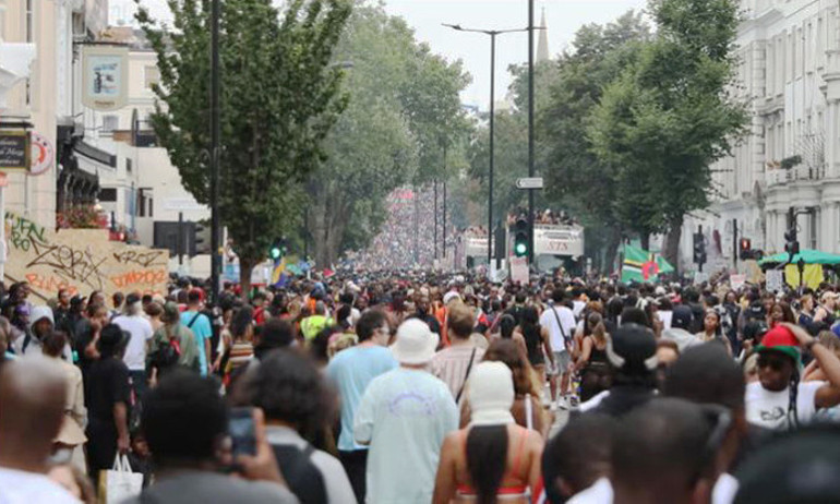 Notting Hill Karnavalı’nda 1 milyonu aşkın kişi buluştu